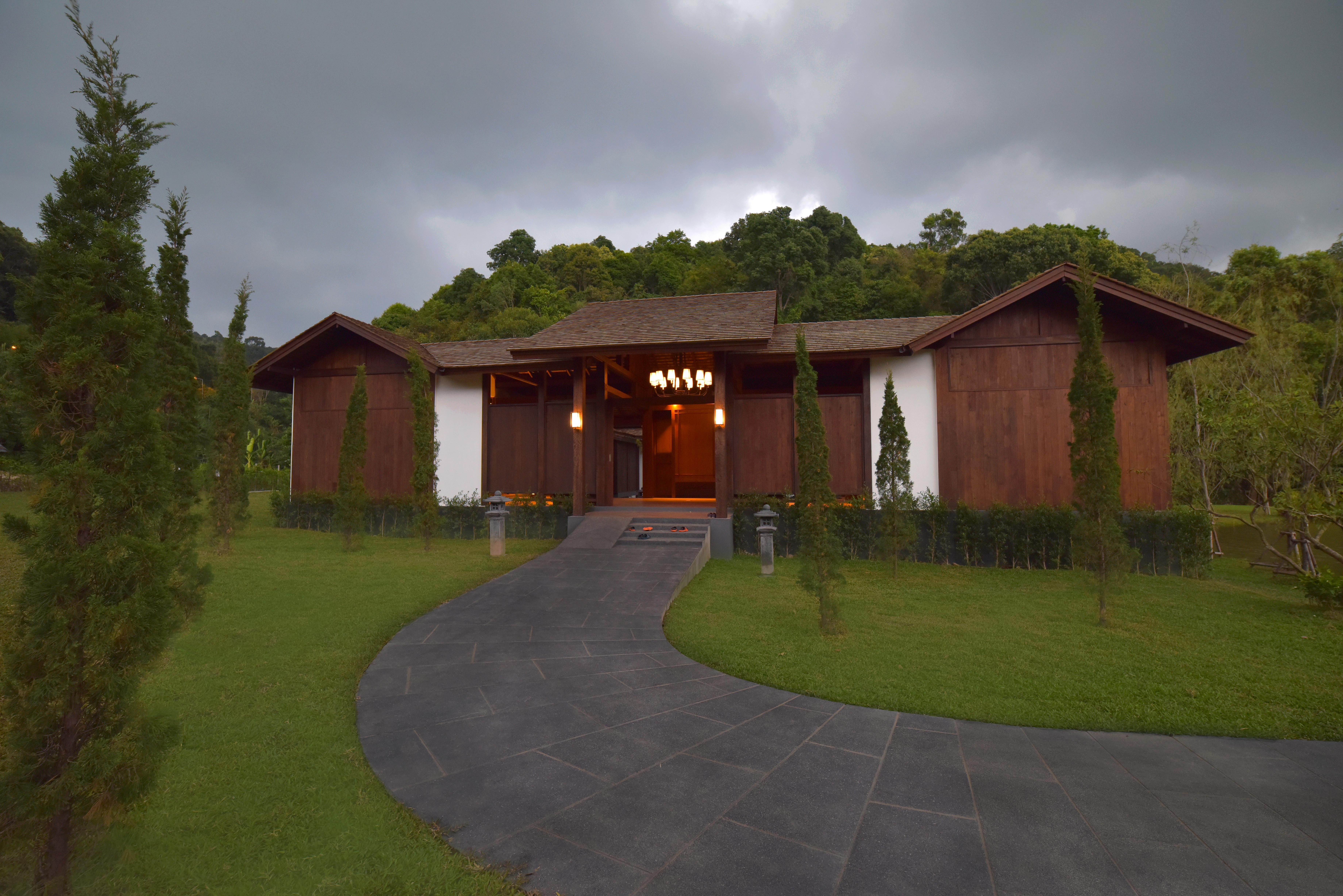 Onsen At Moncham Hotel Mae Rim Exterior photo