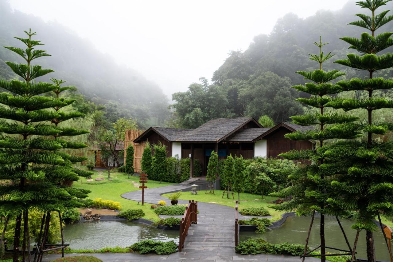 Onsen At Moncham Hotel Mae Rim Exterior photo