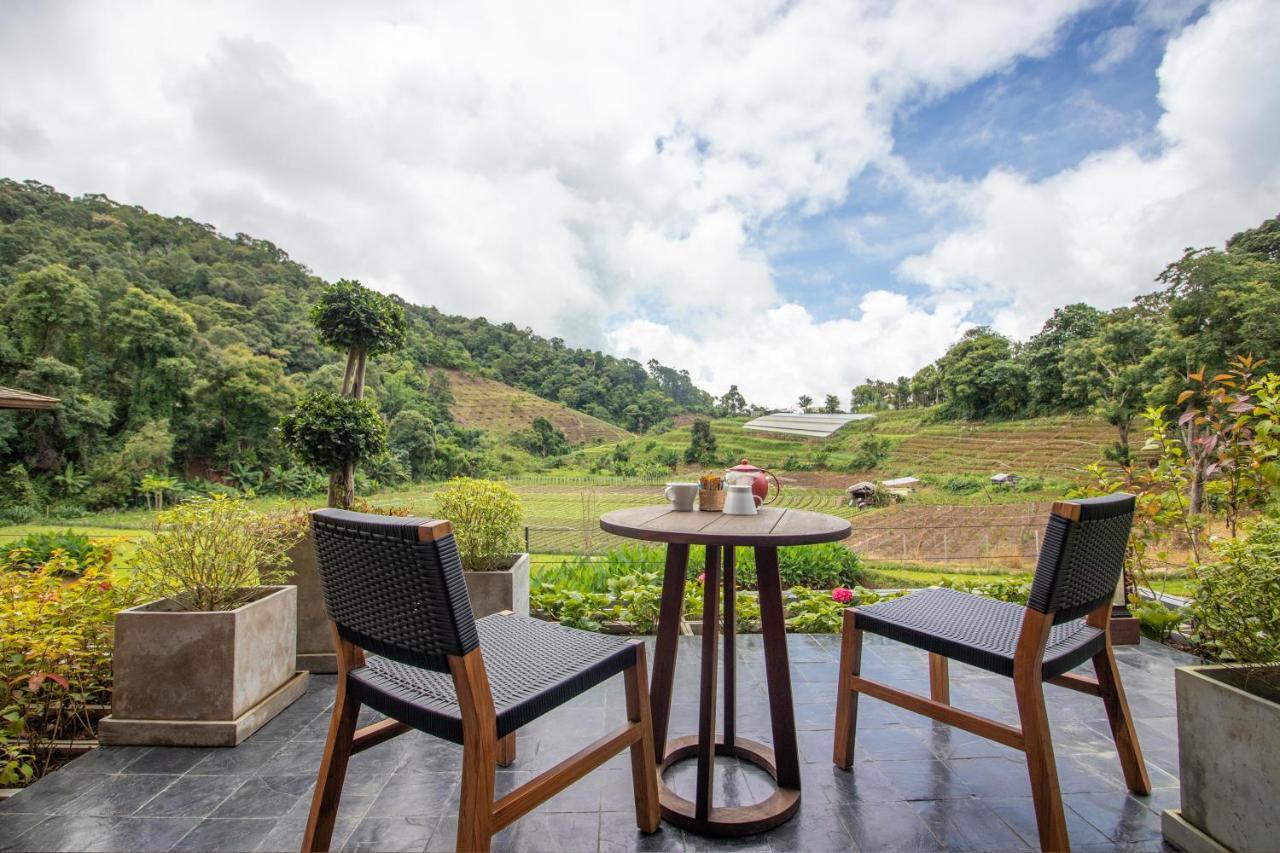 Onsen At Moncham Hotel Mae Rim Exterior photo