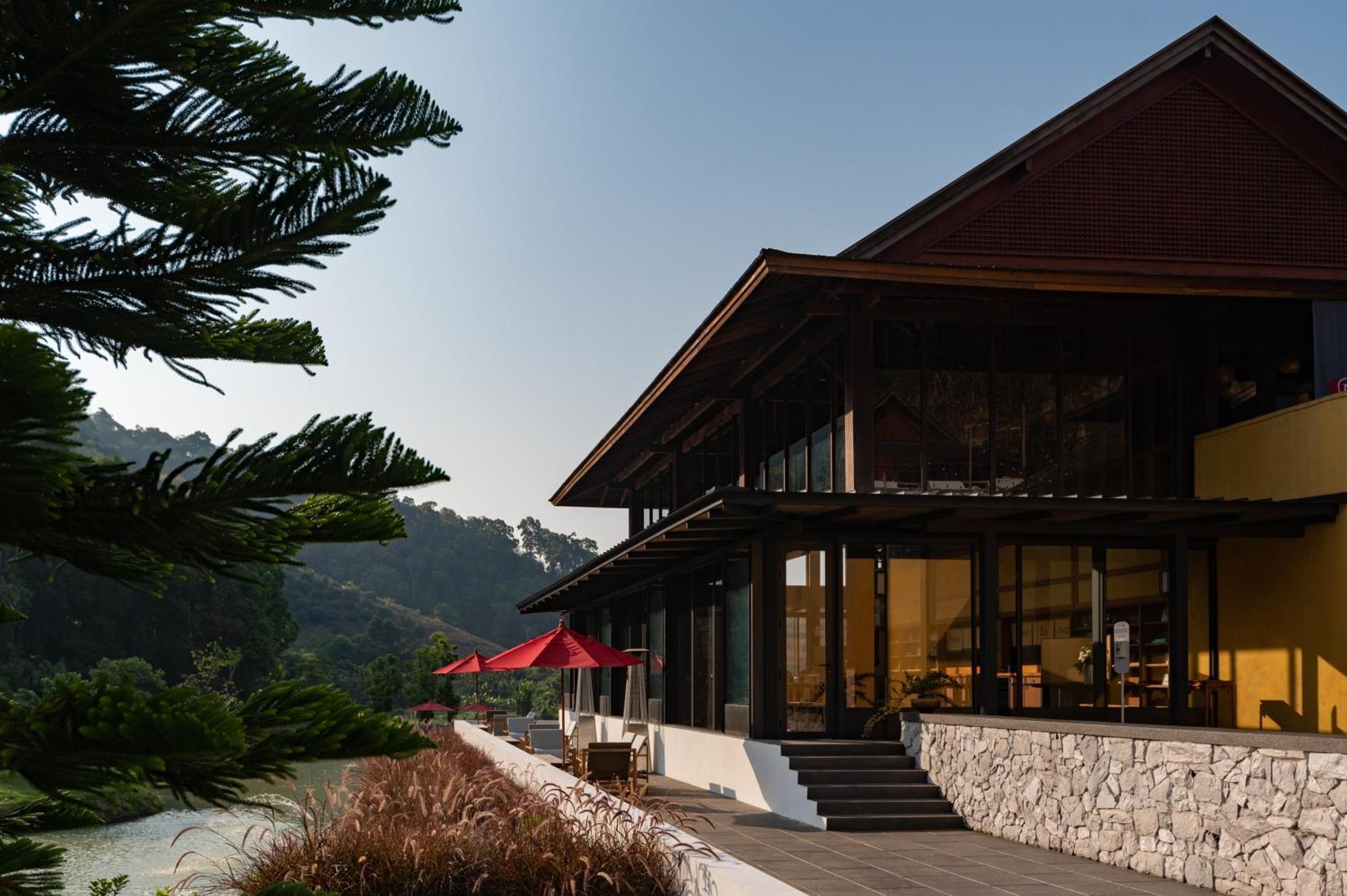 Onsen At Moncham Hotel Mae Rim Exterior photo