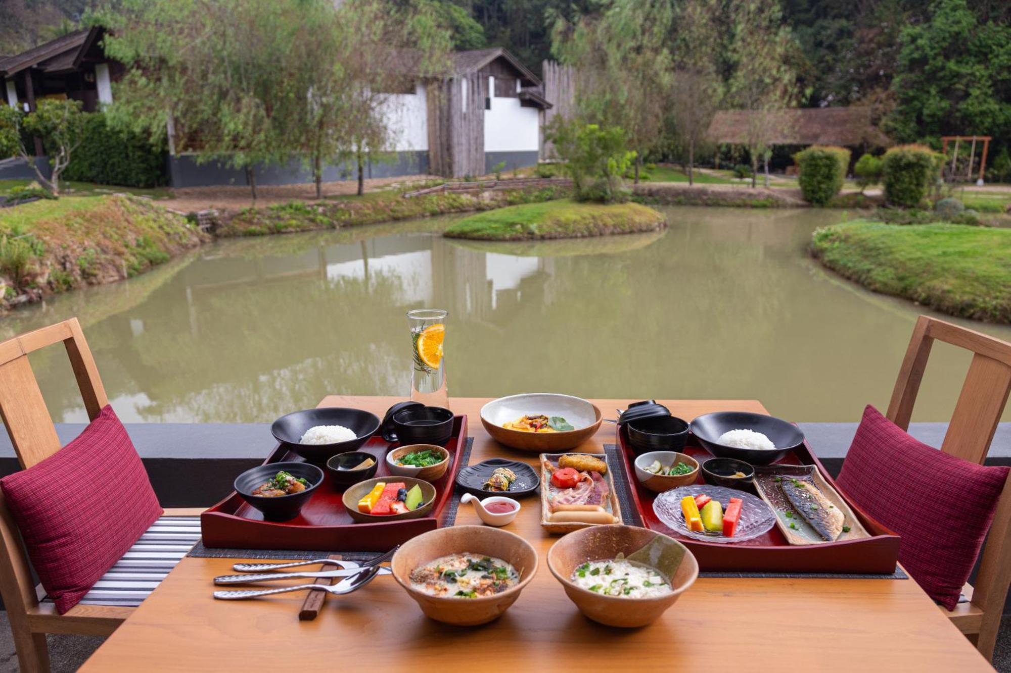 Onsen At Moncham Hotel Mae Rim Exterior photo