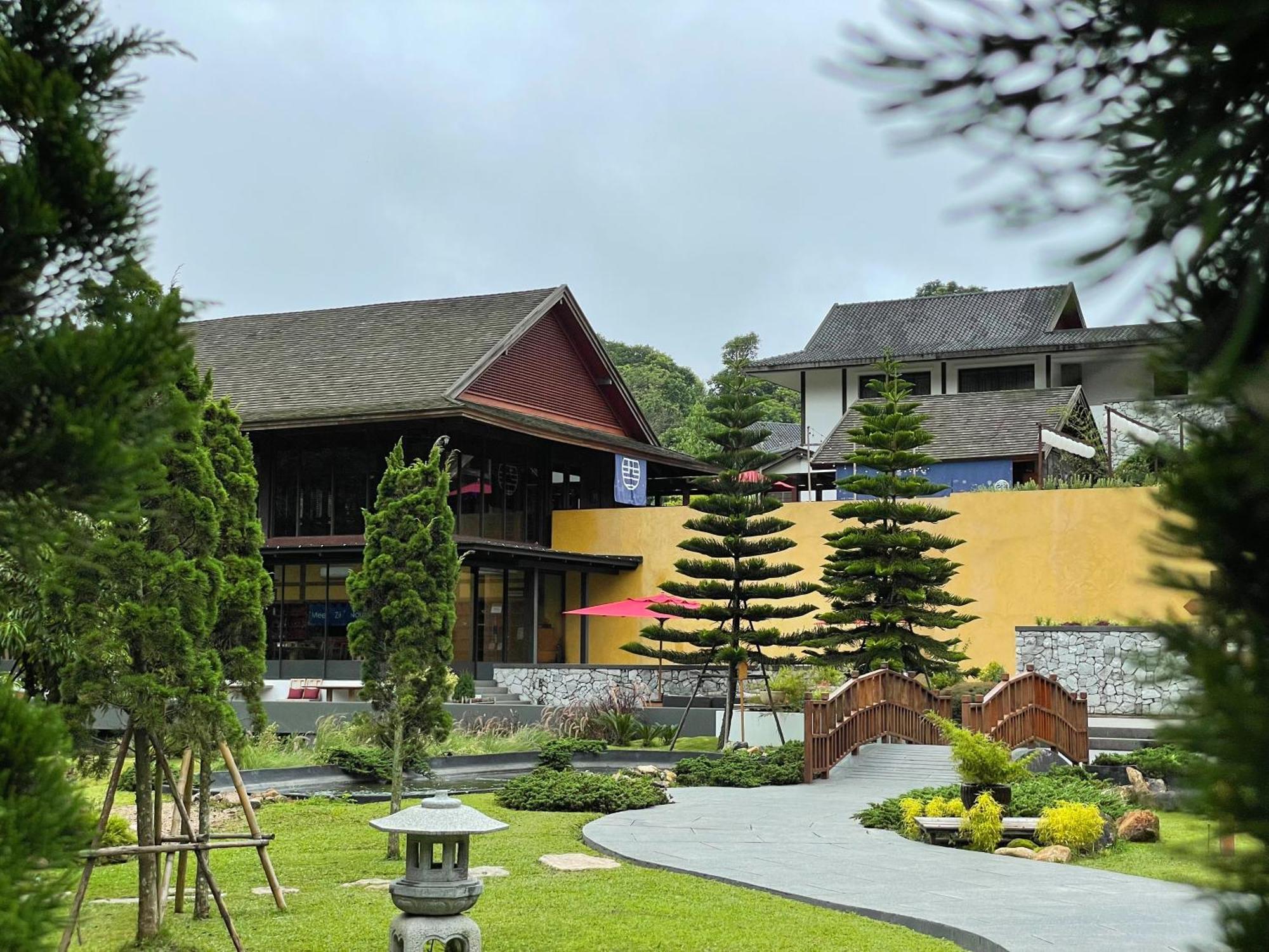 Onsen At Moncham Hotel Mae Rim Exterior photo